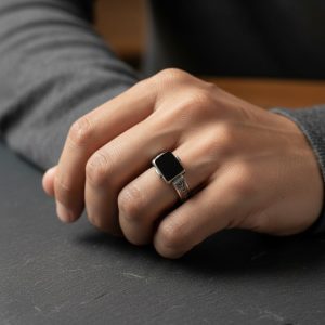 Emerald Regent Silver Ring